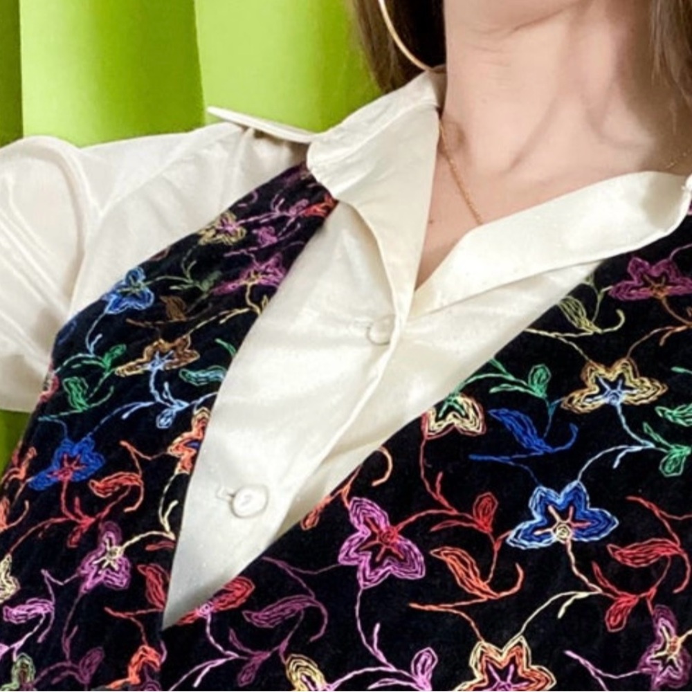 Vintage 90’s Open Colorful Embroidered Vest Size M